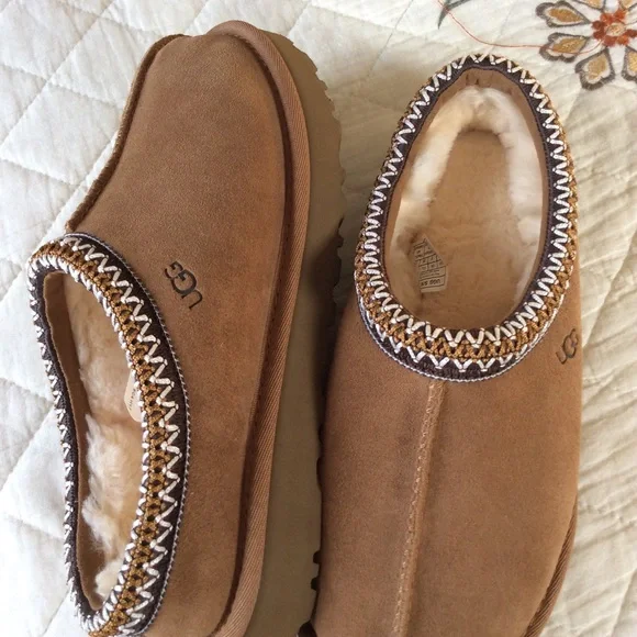 UGG TASMAN Shoes - Picture 2 of 5
